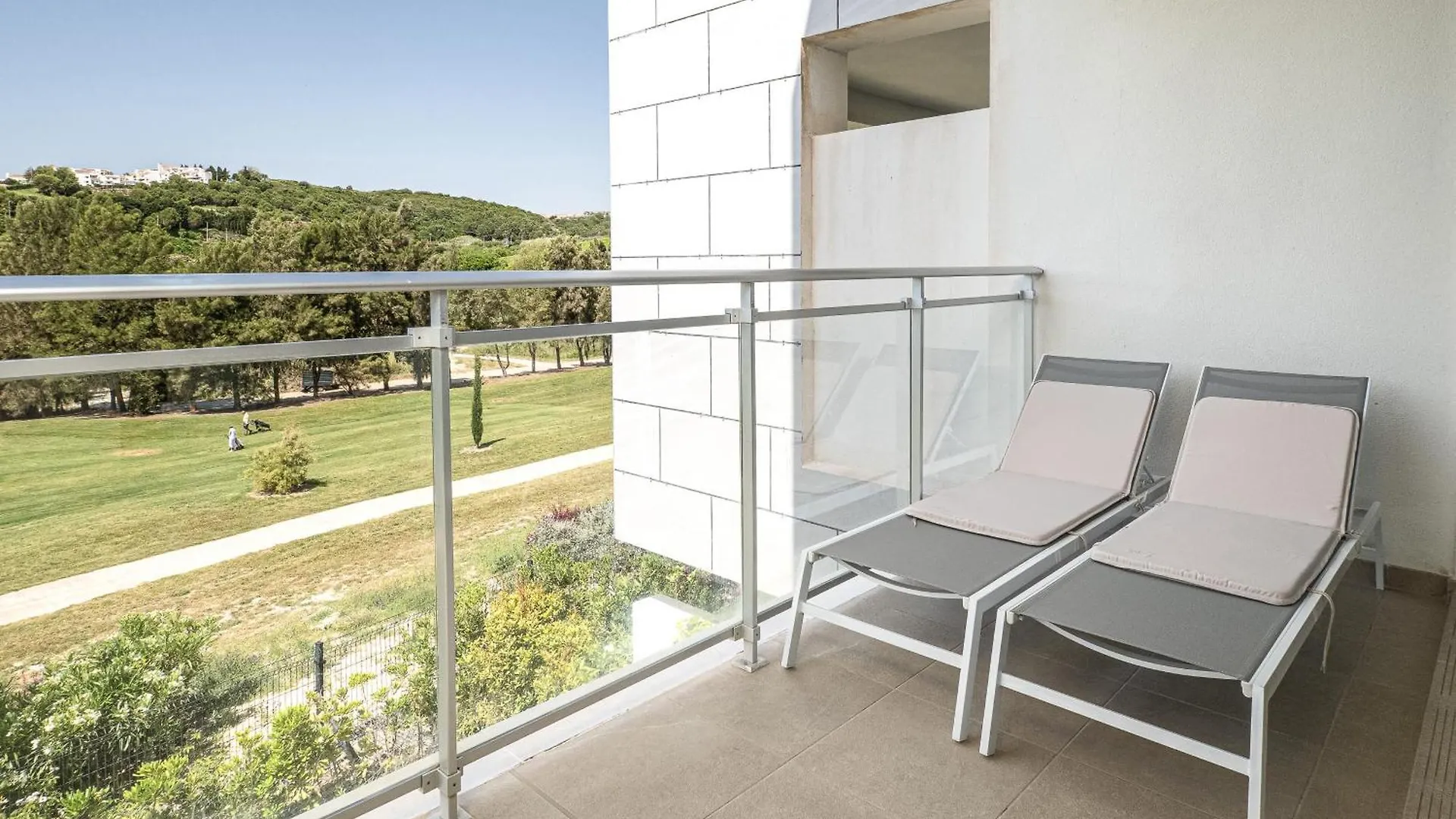 Casares Green 2384